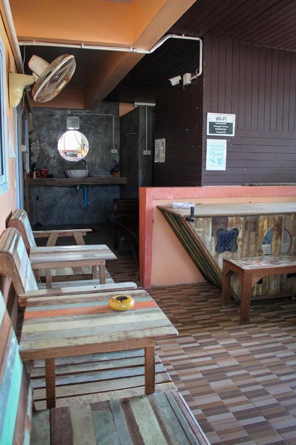 Phangan Barsay Hostel Thongsala Exterior photo