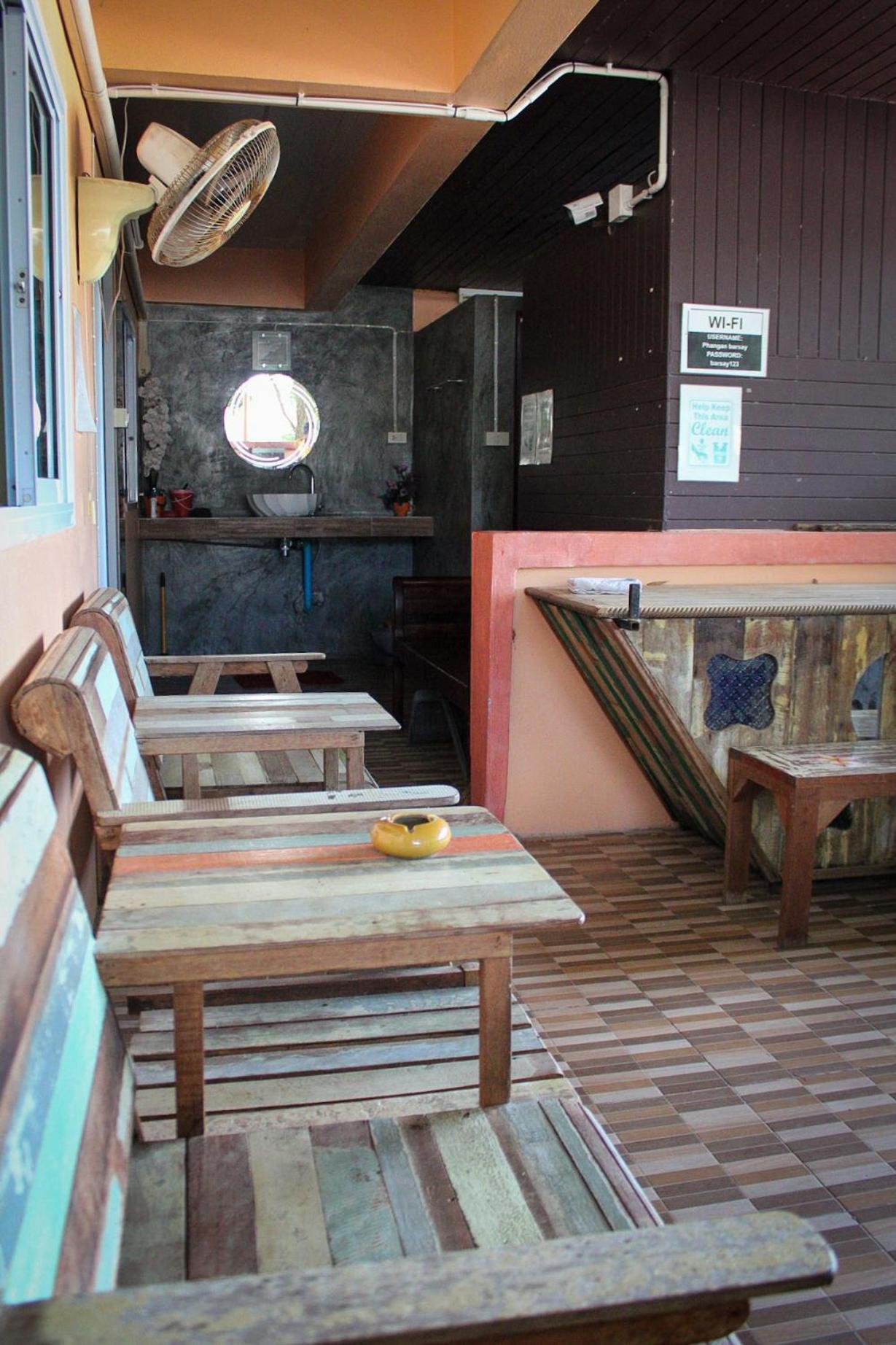 Phangan Barsay Hostel Thongsala Exterior photo